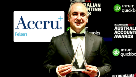 Steven Zabeti with award_600x340.png